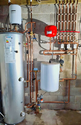 https://mirrabookaplumber.com.au/uploads/2025/06/commercial-plumbing-915367.jpg