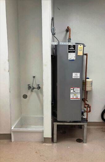 https://mirrabookaplumber.com.au/uploads/2025/06/hot-water-257755.jpg